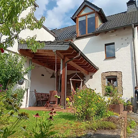 Eifler Brunnenhaus * Dümpelfeld